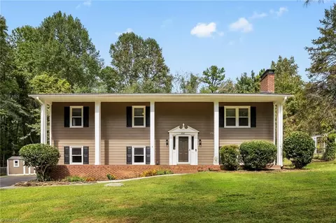 6065 Hedgerow Cir, Clemmons, NC 27012