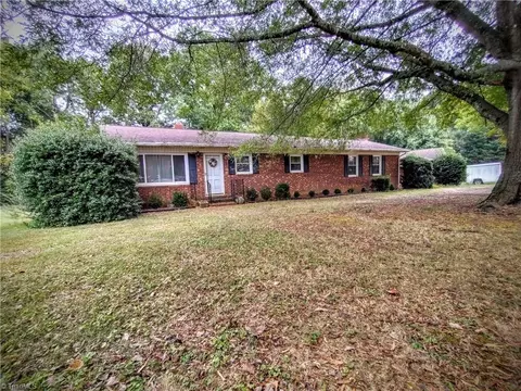 4048 Sherwood Forest Dr, Trinity, NC 27370