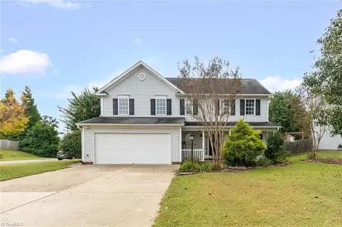 4514 Woodway Dr, Kernersville, NC 27284