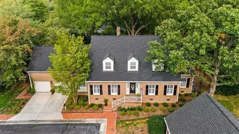 2 Saint Augustine Sq, Greensboro, NC 27408