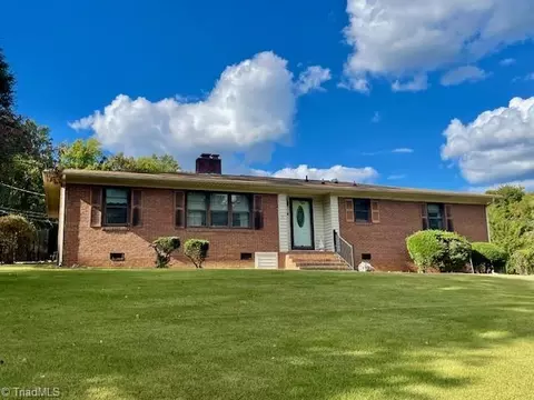 302 Lakewood Dr, Lexington, NC 27292