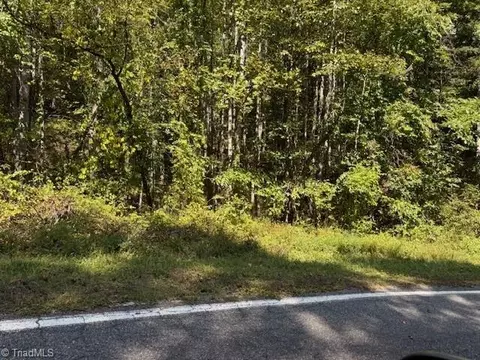 4 Arlie Myers Store Rd, Mcgrady, NC 28649