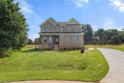 7910 Gander Ct E, Greensboro, NC 27455
