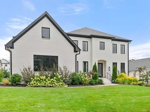 1223 Maple Chase Ln, Winston Salem, NC 27106