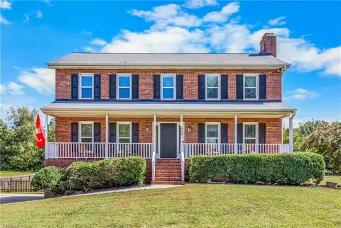 649 Nottinghill Dr, Winston Salem, NC 27107