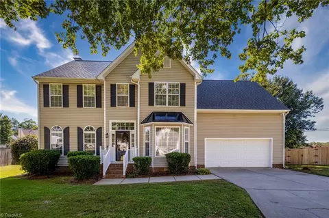 3202 Coronet Ct, Greensboro, NC 27410
