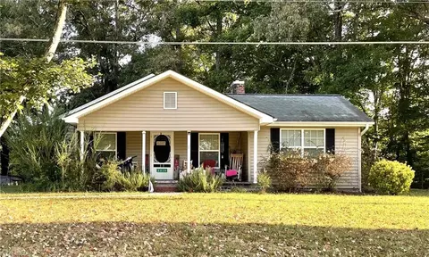 2215 Milling Rd, Mocksville, NC 27028