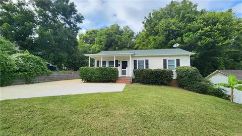 607 Lucerne St, Greensboro, NC 27406