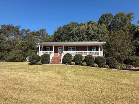 5339 Old Us Highway 421, East Bend, NC 27018