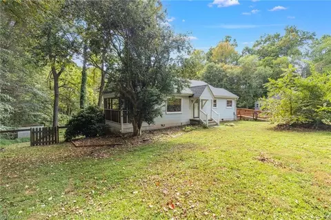 3644 Yadkinville Rd, Winston Salem, NC 27106