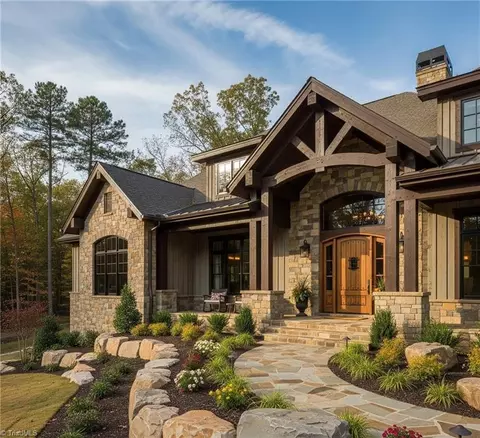 725 Oldsquaw Dr, Greensboro, NC 27455