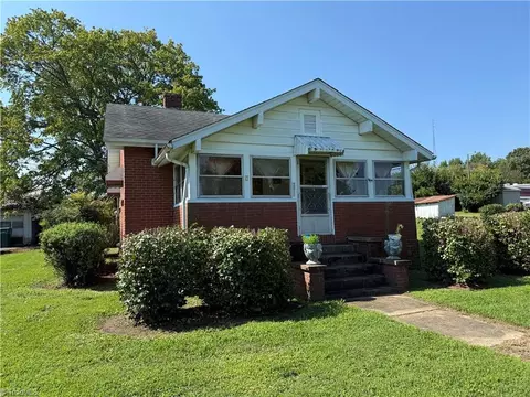 3724 Leake St, Walkertown, NC 27051