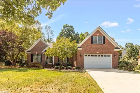 4732 Barrington Place Ct, Jamestown, NC 27282
