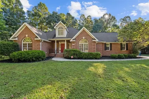 5513 Stonebridge Rd, Pleasant Garden, NC 27313