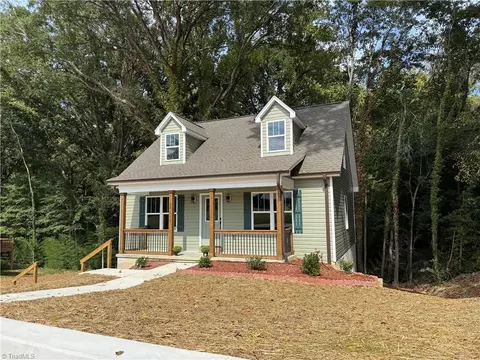 30 Culbreth Ave, Thomasville, NC 27360 photo 2
