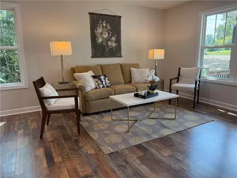 30 Culbreth Ave, Thomasville, NC 27360 photo 3