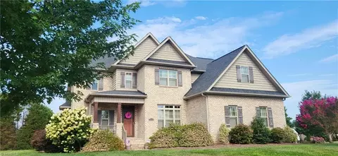 153 Caudle Meadows Dr, Advance, NC 27006