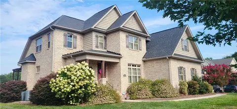 153 Caudle Meadows Dr, Advance, NC 27006 photo 2