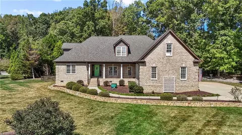 3503 Summit Lakes Dr, Browns Summit, NC 27214