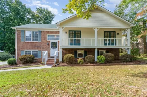 3203 Colony Dr, Jamestown, NC 27282
