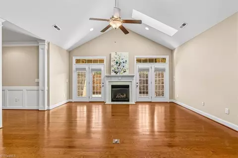 720 Carneros Cir, High Point, NC 27265 photo 9
