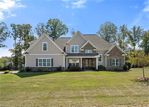 128 Lantern Dr, Advance, NC 27006