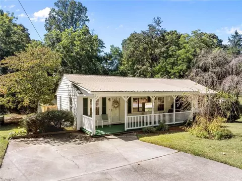 410 Peachtree Dr E, High Point, NC 27265