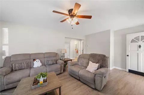 Entry Way - 2919 Ingleside Dr, High Point, NC 27265 photo 1 of 5