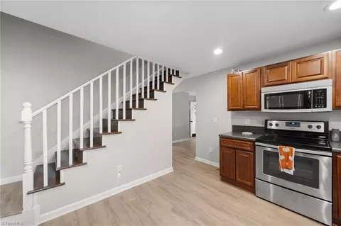 Entry Way - 2919 Ingleside Dr, High Point, NC 27265 photo 3 of 5