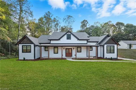 2337 Willow Bend Dr, Kernersville, NC 27284