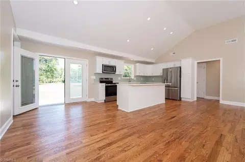 Living - 2009 Deep River Rd, High Point, NC 27265 photo 1 of 5