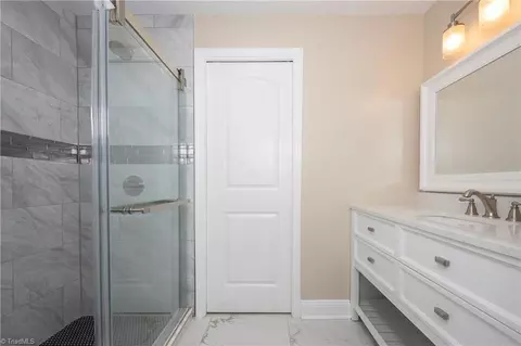 Bath - 2009 Deep River Rd, High Point, NC 27265 photo 1 of 2