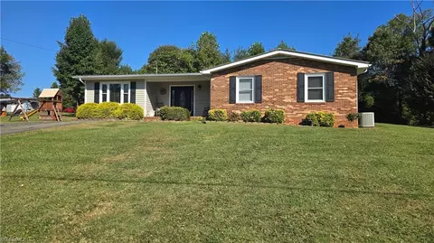 147 Michael Dr, Dobson, NC 27017