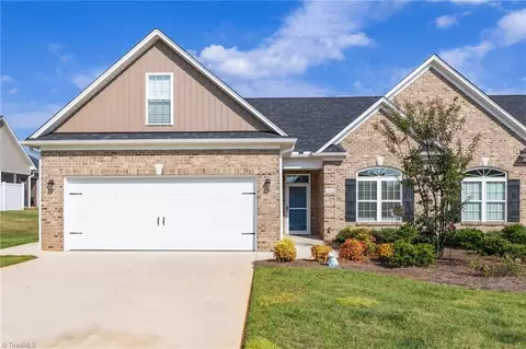 102 Sunny Pl, Reidsville, NC 27320