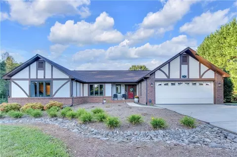 281 Cross Key Rd, Reidsville, NC 27320