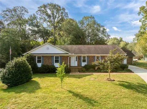 3 Cavendish Cir, Greensboro, NC 27455