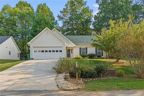 240 Coghill Dr, Winston Salem, NC 27103