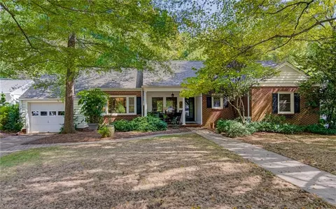 102 Beverly Pl, Greensboro, NC 27403