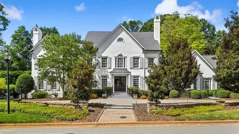 3 Loch Ridge Ct, Greensboro, NC 27408