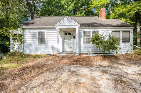 104 Oakhurst Dr, Asheboro, NC 27205