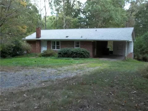 3878 Eastview Dr, Winston Salem, NC 27107
