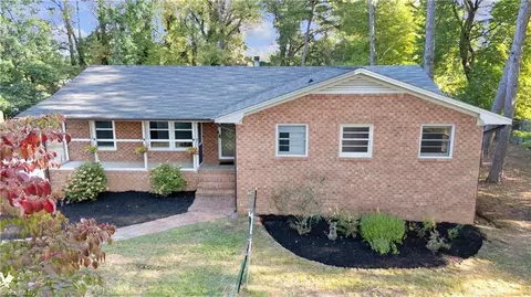 501 Southridge Rd, Jamestown, NC 27282