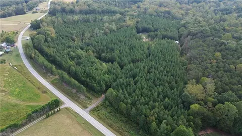 1077 Smothers Rd, Madison, NC 27025