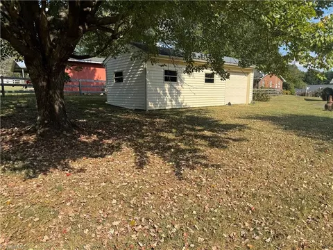 Exterior - 112 Pilot View Dr, King, NC 27021 photo 15 of 28