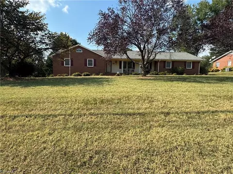 Exterior - 112 Pilot View Dr, King, NC 27021 photo 5 of 28