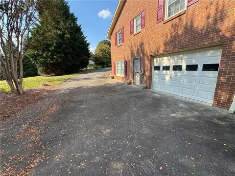 Exterior - 112 Pilot View Dr, King, NC 27021 photo 22 of 28