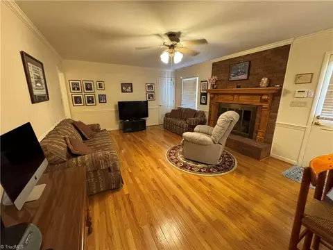 Living - 112 Pilot View Dr, King, NC 27021 photo 3 of 4