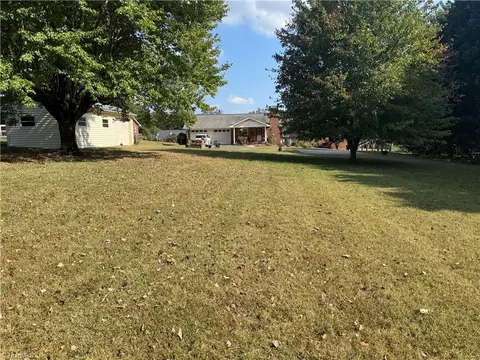 Exterior - 112 Pilot View Dr, King, NC 27021 photo 14 of 28