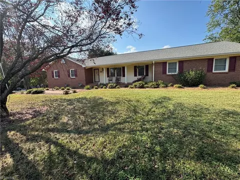 Exterior - 112 Pilot View Dr, King, NC 27021 photo 4 of 28