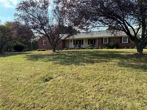 Exterior - 112 Pilot View Dr, King, NC 27021 photo 26 of 28
